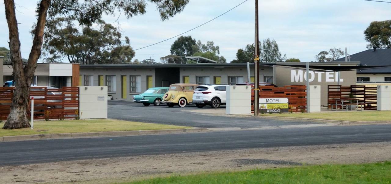 105 On The Park Motel Bordertown Exterior photo